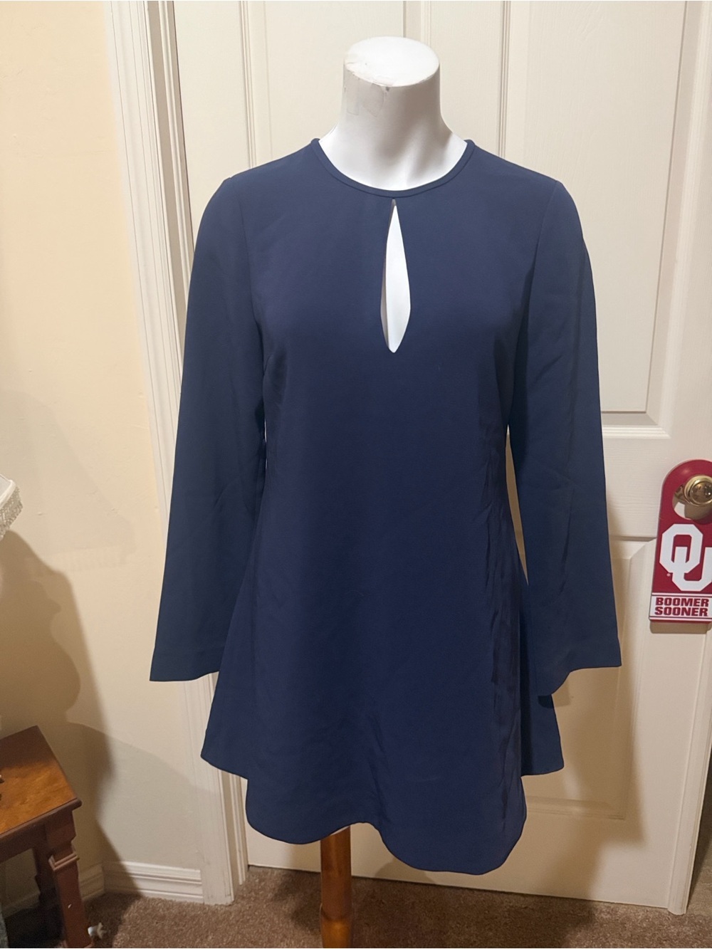 Elizabeth and James Navy Keyhole Long Sleeve Tunic Dress Lined. Size 2